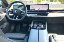 BMW serija 5 520d M-Sport Iconic NOVO