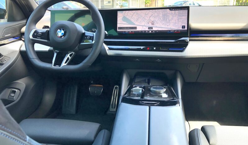 BMW serija 5 520d M-Sport Iconic NOVO full