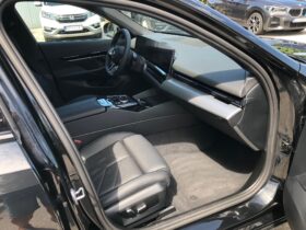 BMW serija 5 520d M-Sport Iconic NOVO