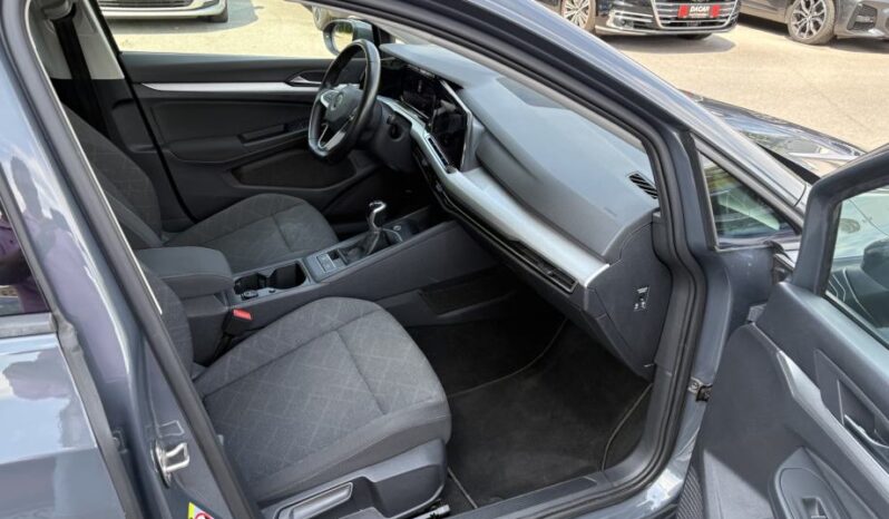 VW Golf 8 2,0 TDI 1edition, samo 61.000 km !! full